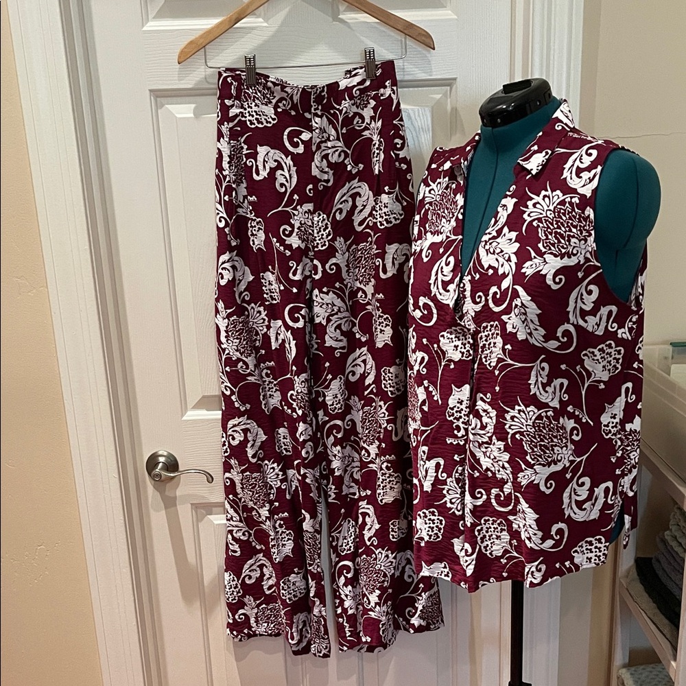 Liz Claiborne Burgundy and White Wide Leg Pants and Vest Set